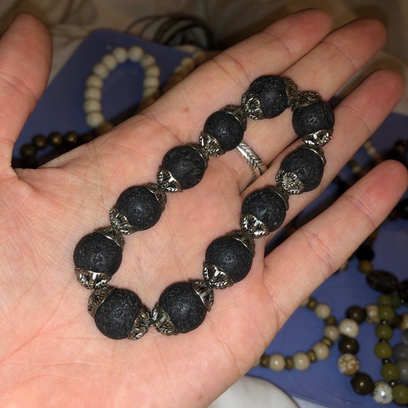 17 colorful beaded bracelets: can mix and match - Picture 4 of 10